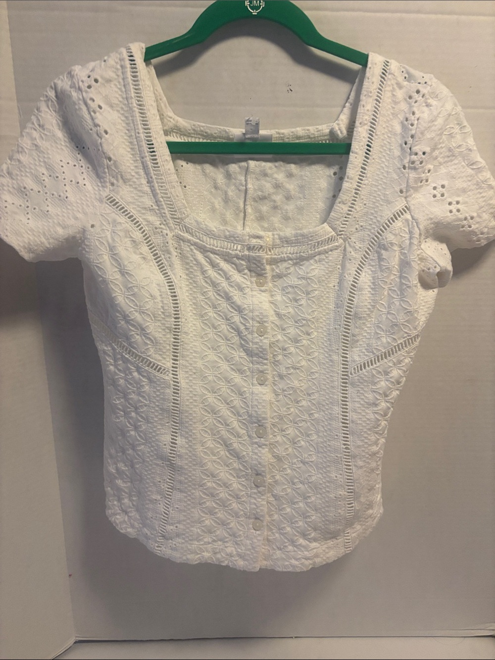 ETT:TWA BY ANTHROPOLOGY WHITE BUTTON FRONT EYELET BLOUSE CLASSIC SQUARE NECKLINE